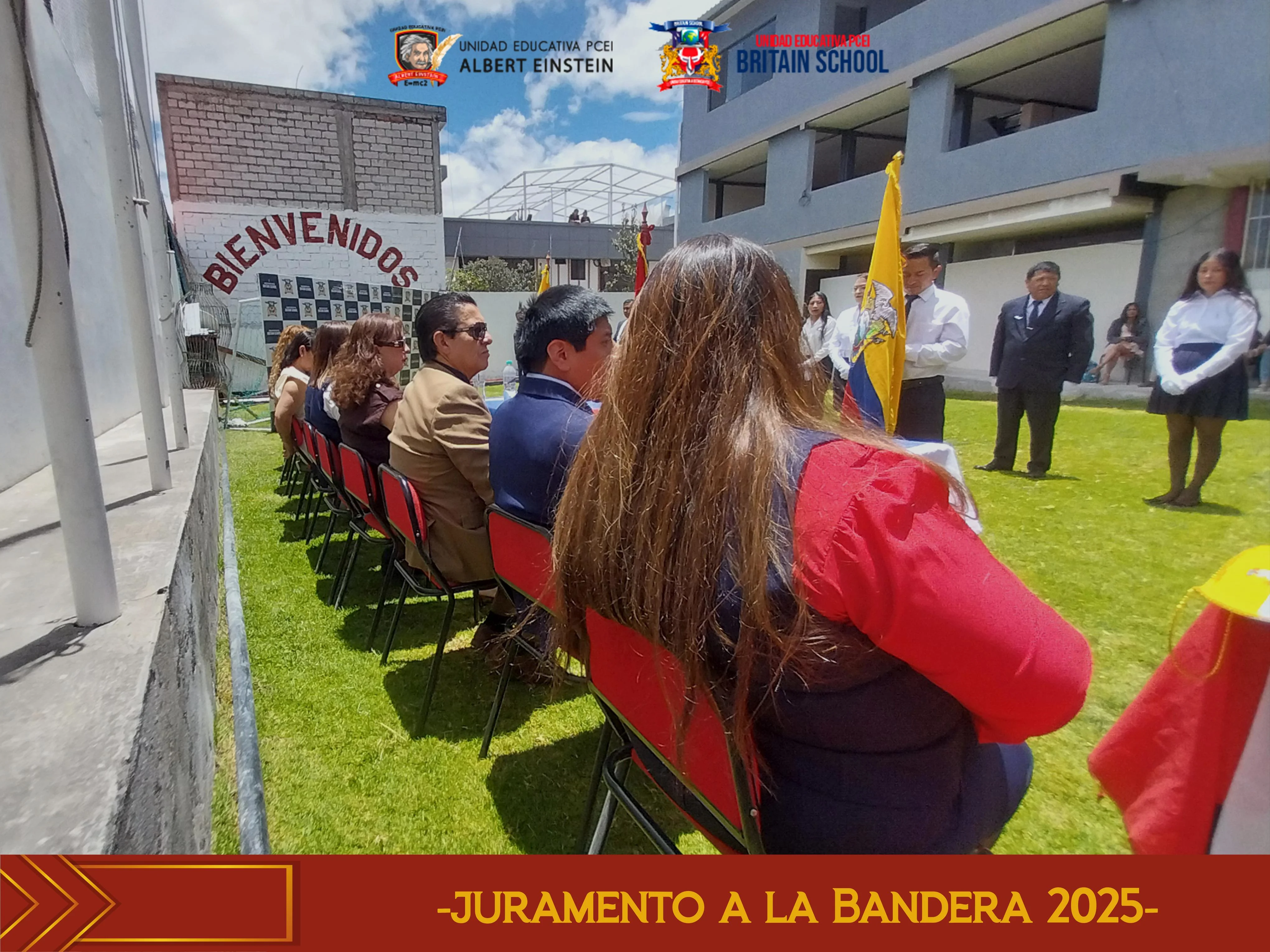 Charla educativa en el patio del Britain School